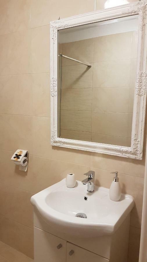 Apartment Jadranka プーラ エクステリア 写真